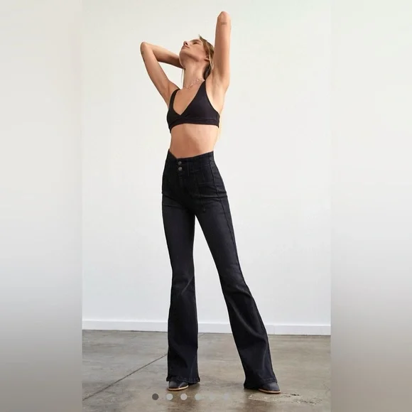 We The Free Jayde Flare Jeans            Size 26 ***Like New*** - Picture 4 of 11